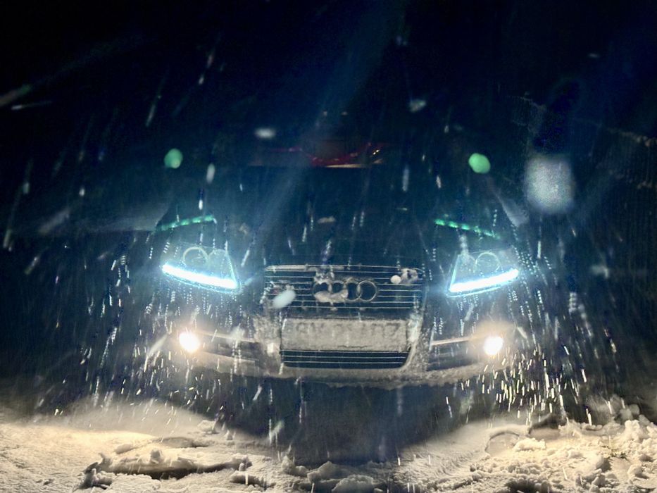 AUDI A6 2.0   Vând  sau Schimb cu 7 locuri