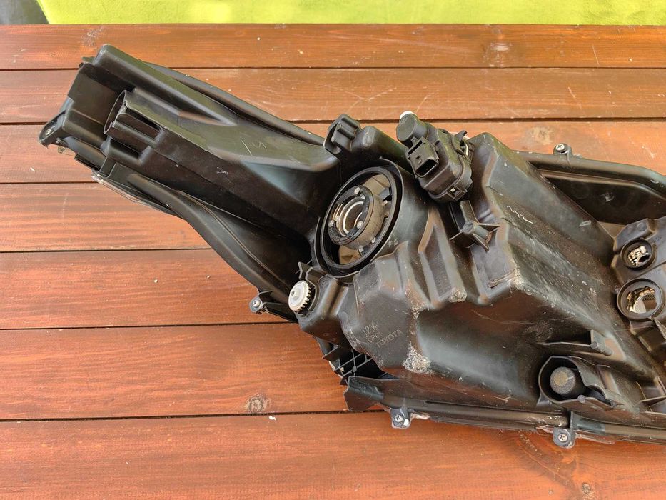 Фар за Toyota Yaris 2020 / Тойота Ярис 2020