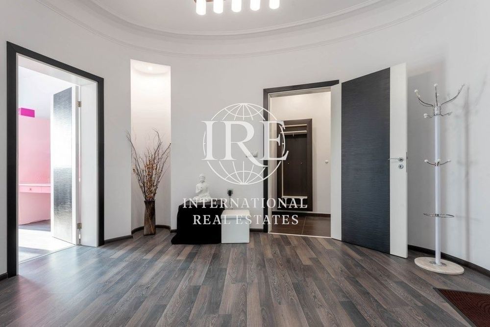 Дава се под наем Тристаен апартамент в Варна, Център - 110 кв.м за 897.6 € - Снимка #10