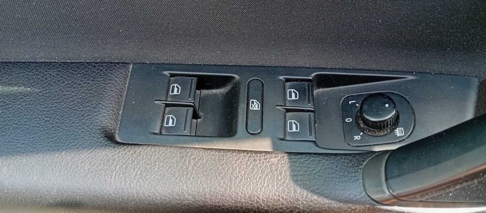 VÂND
Passat B7 -An fabricație: 2012- Motor 2.0 CC -140 CP