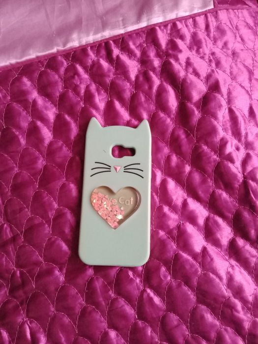 Чехол от сотового телефона.