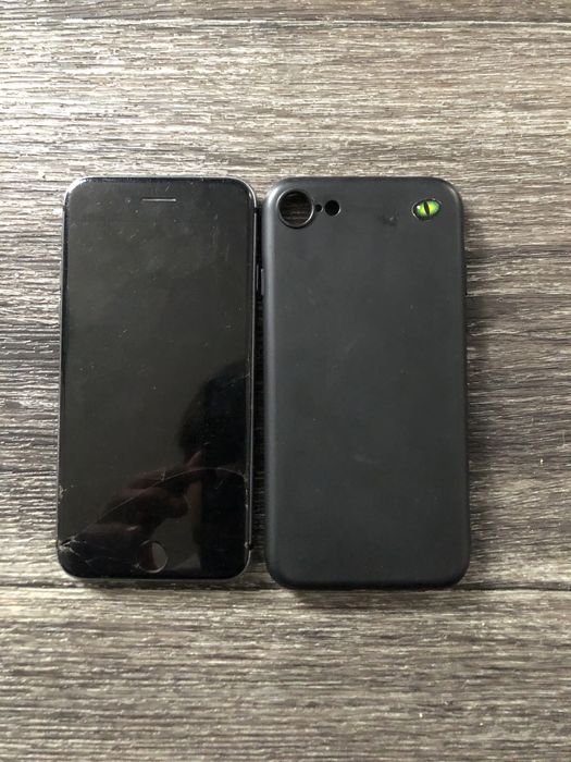 Айфон 8 разбитый