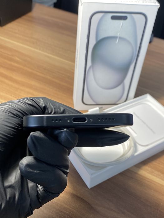 iPhone 15• 128 GB • Black