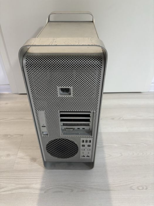 Apple Mac Pro 2009 (A1289) - Defect / Pentru piese (Fără video)