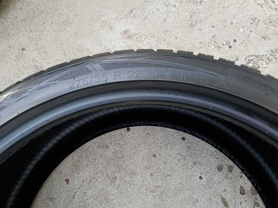 Doua anvelope de iarna 275 35 22 vredestein wintrac pro 7 mm dot 3722
