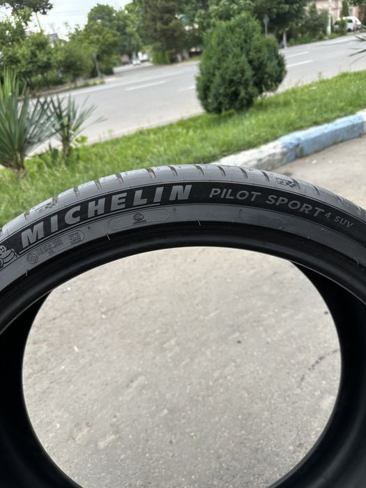 Продается 1 шина Michelin Pilot Sport 4 SUV 275/35 R23.