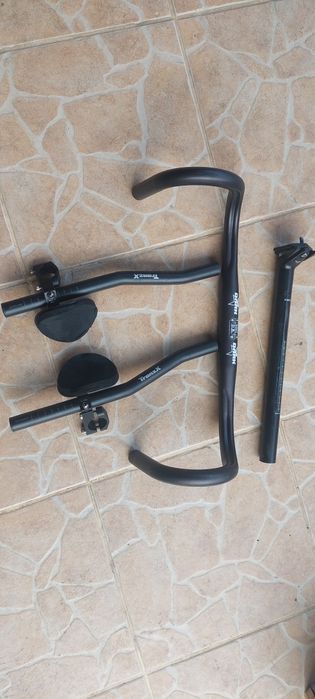 Furca carbon ,ghidon cursiera,tija sa,pedale noi.