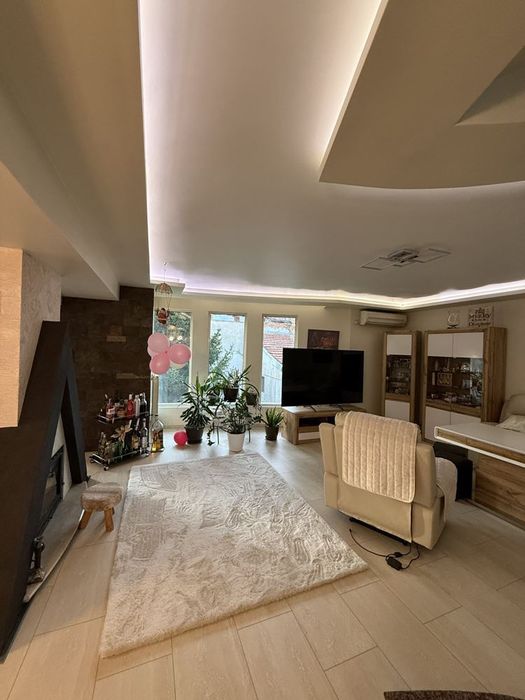 Продава се Къща в София, Орландовци - 495 кв.м за 1010 €/кв.м - Снимка #2