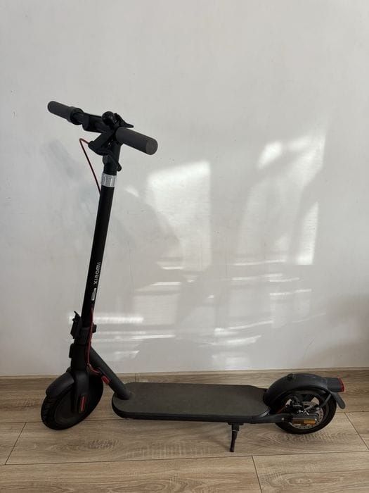 Vând Trotineta electrica Xiaomi Electric Scooter mi 4