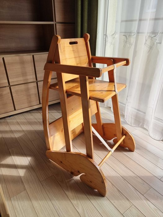 Scaun de masă pentru copii – model transformabil/balansoar