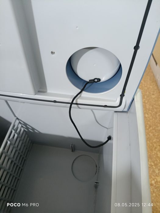 Продам холодильник дорожный 12/220 вольт