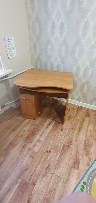 Продам компьютерный стол
