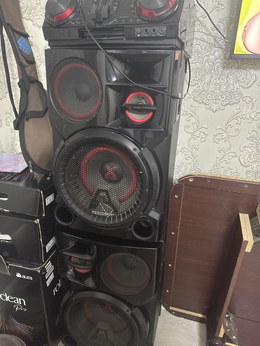 Продам муз центр LG