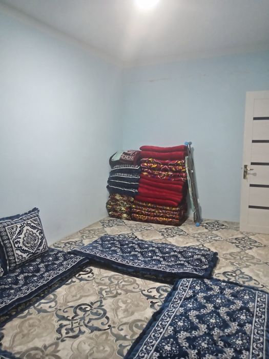 Dom sotiladi hujjatlari joyida -1 etaj 50 Kv 2 xonalik