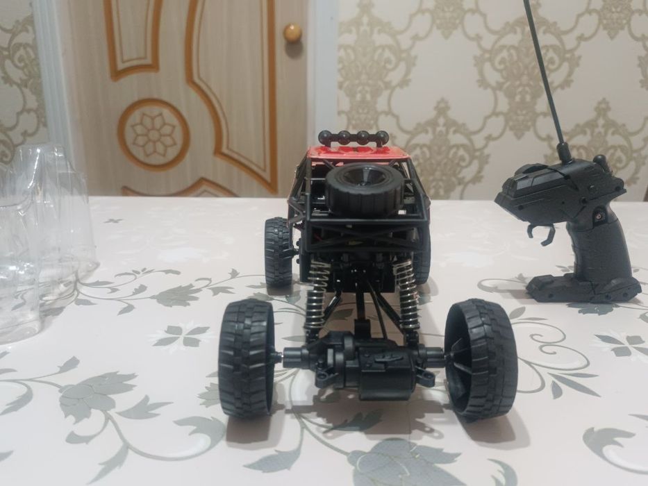 Pultda boshqariladigan moshina