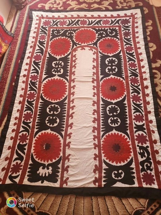 Сюзане кадимги кулга тикилган  размер 170 га 120 170