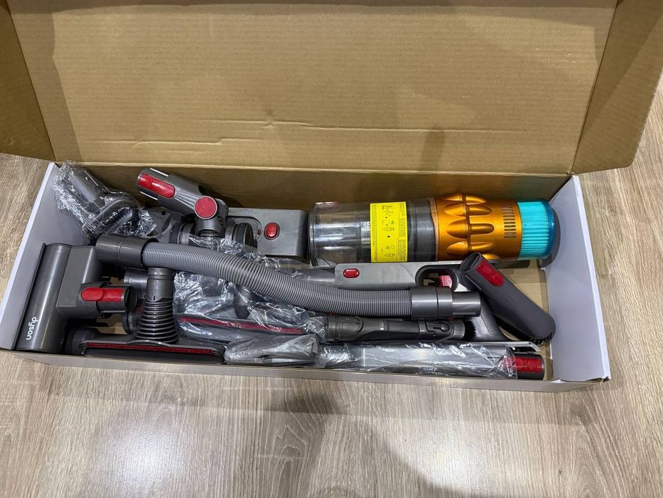 Ручной пылесос dyson аккумуляторный  в отличном состоянии