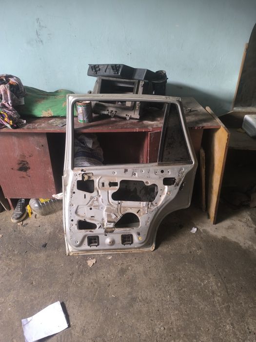 Нексияның артқы есігі