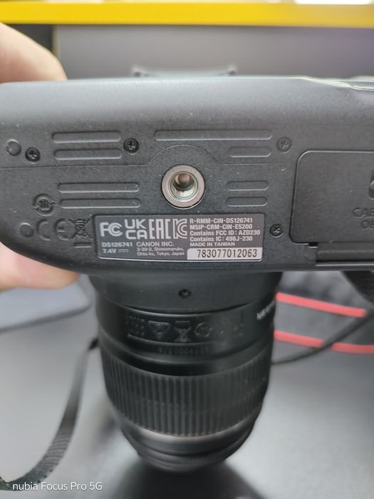 Canon EOS 2000 D