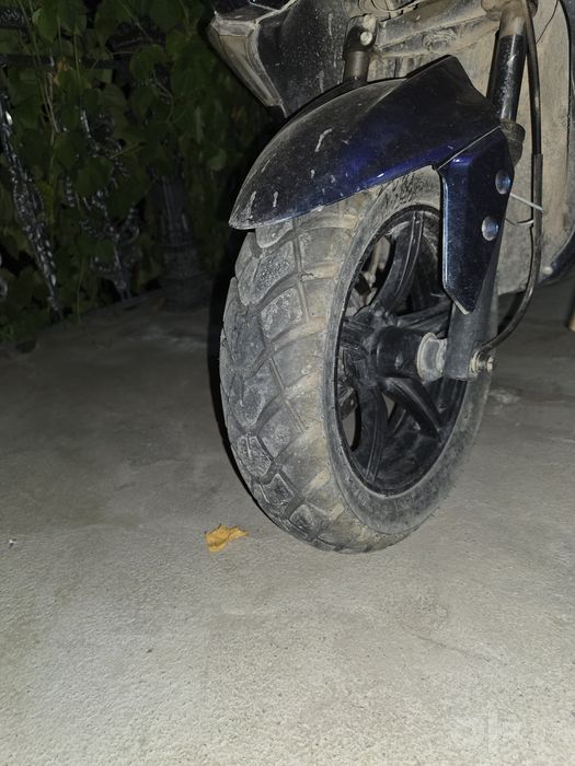 STELMAX skuter ko‘rinib turibdi.
