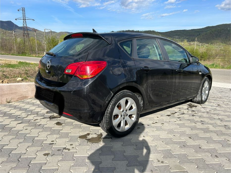 Opel Astra J 2010