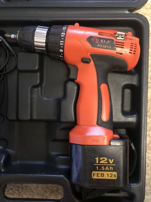 Шуруповерт в отличном состоянии