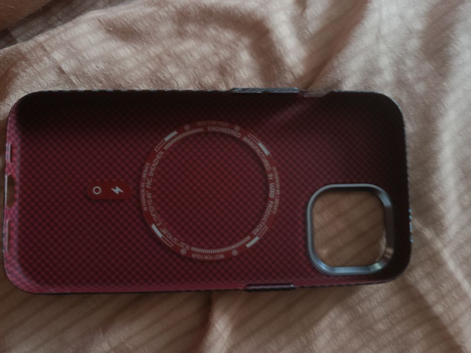 продам Чехол на айфон 13 карбон