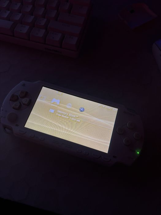 Vand PSP-1000 modat