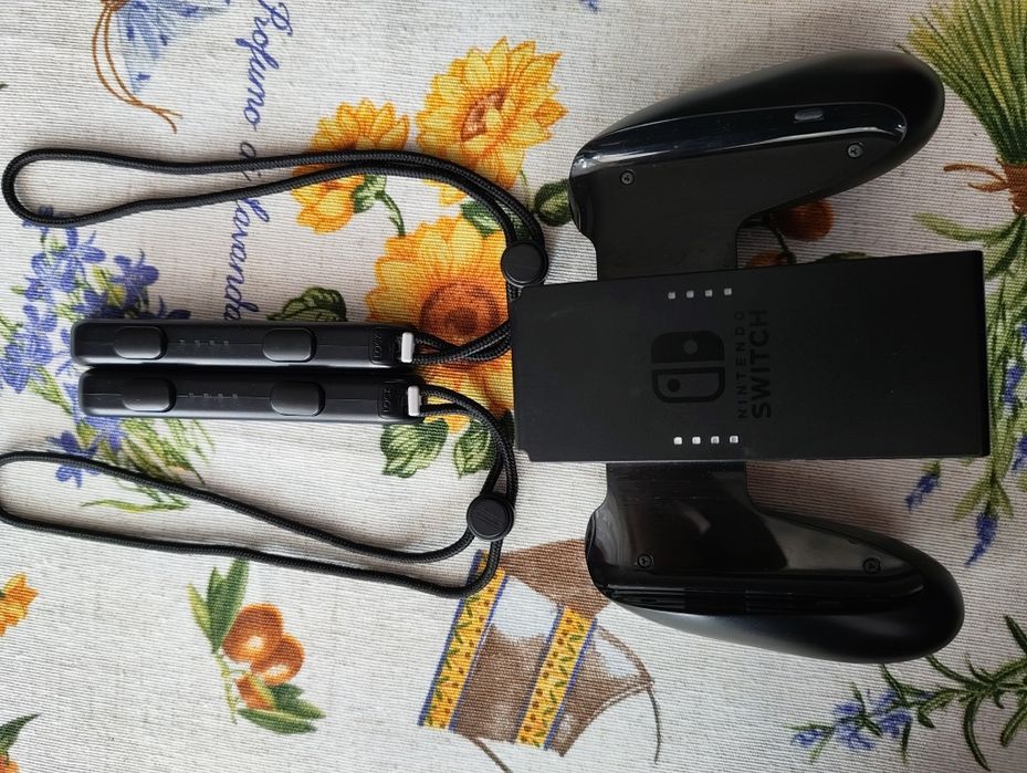Nintendo Switch puțin utilizat+joc super Mario  Odyssey