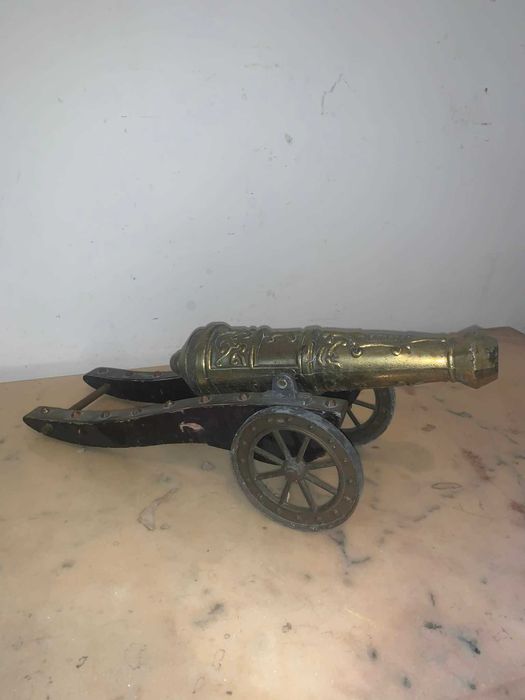 Tun cu teava din bronz