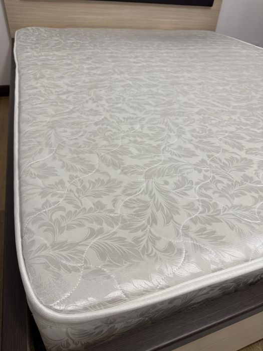Матрас 160/200 б/у