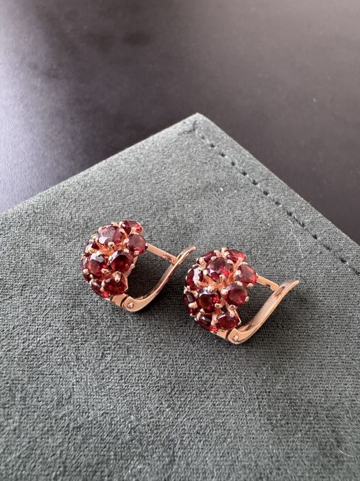 Серьги золотые 585 камень гранат