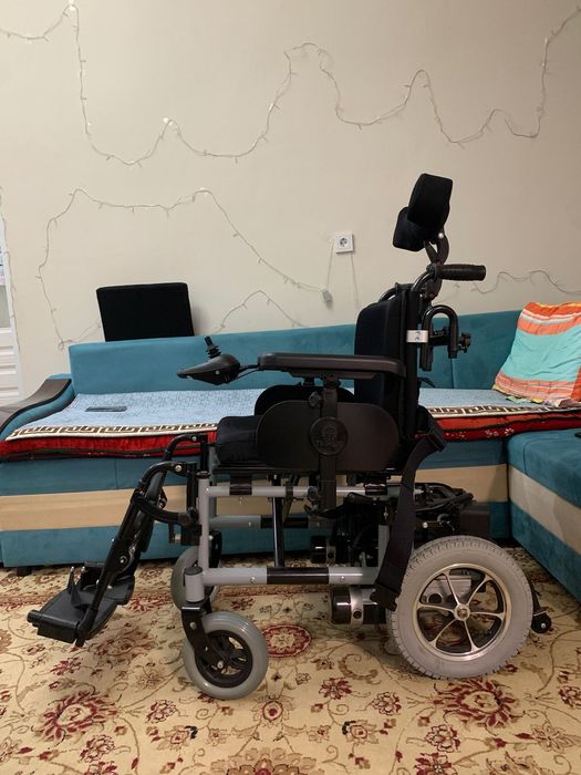 Инвалидная коляска с электроприводом