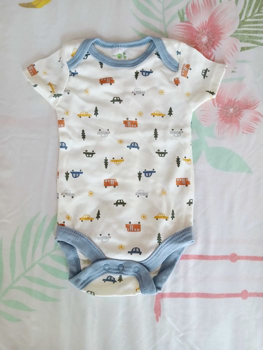 Продавам нови бебешки дрехи