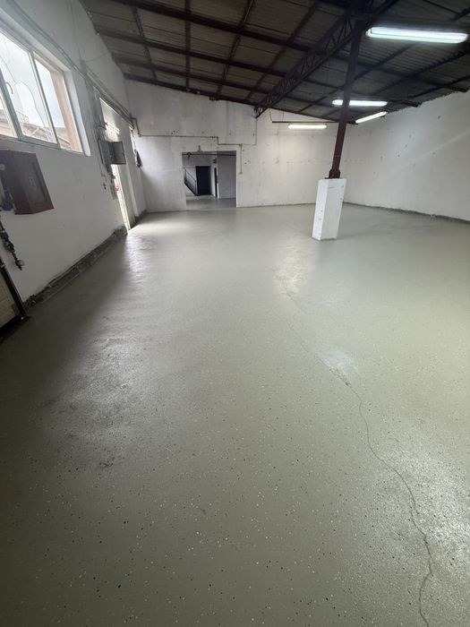 investitie ORADEA hala 300 mp /chirie 750 euro