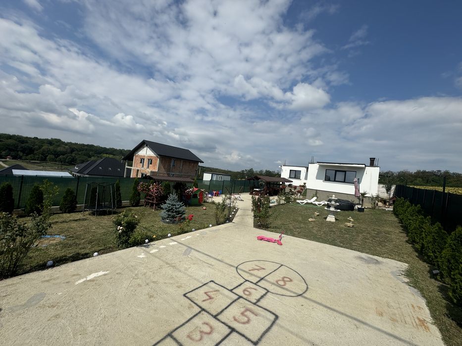 Vand casa la lebada sau schimb cu apartament