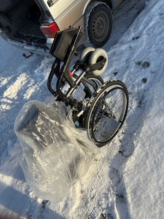 Инвалидная коляска состояние новая