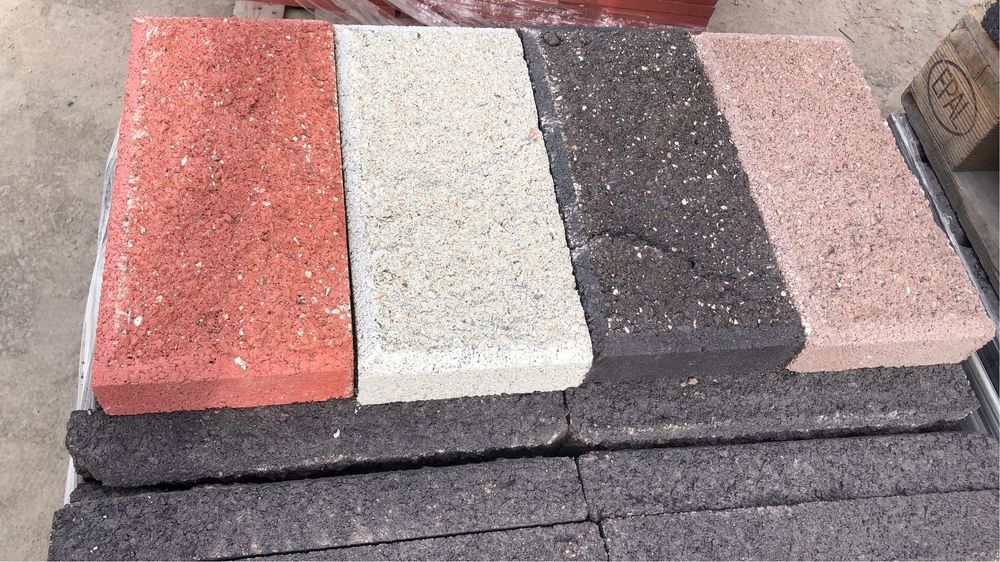 Сплинтерный блоки и облицовка рванный