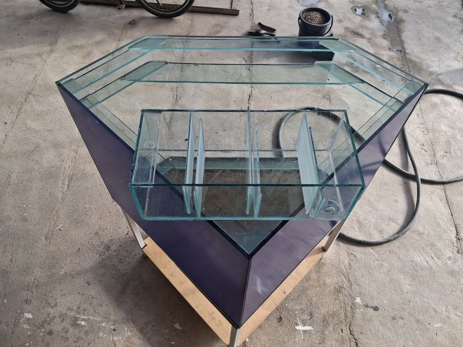 Akvariu sotiladi 300 litr 1sm oyna qalinligi