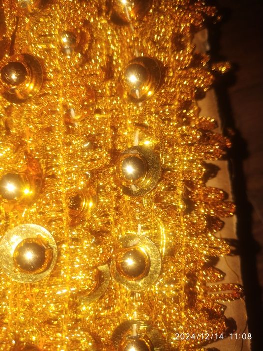 Тесьма,биссер,стразы,бусы все для шитья