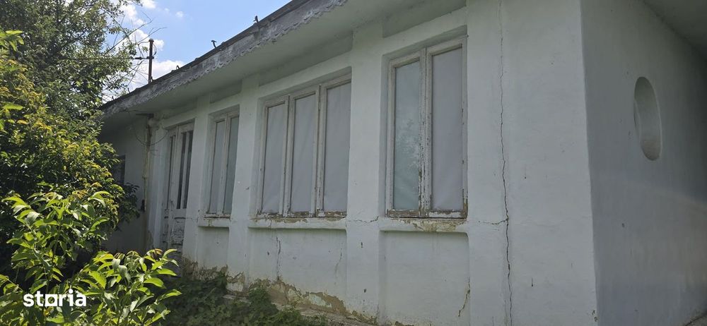 Teren cu casa bătrânească Horlești