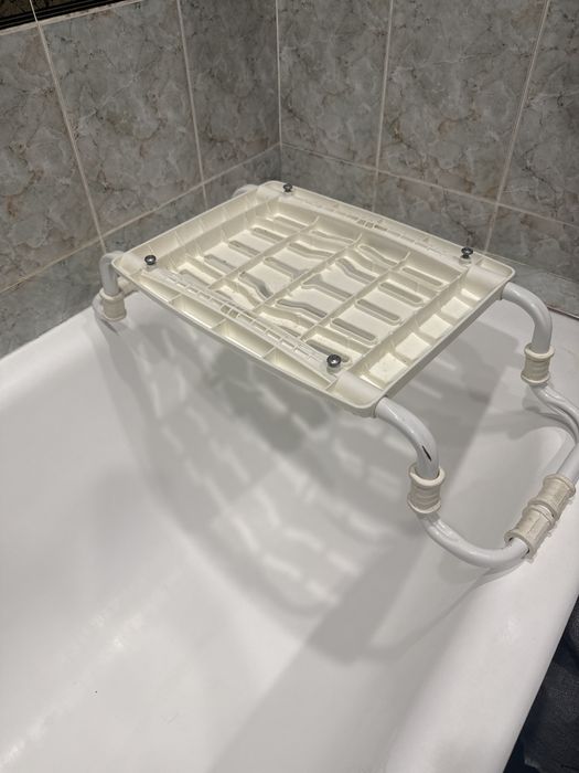 Сиденье для ванной