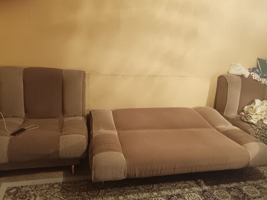 Диван и два кресла