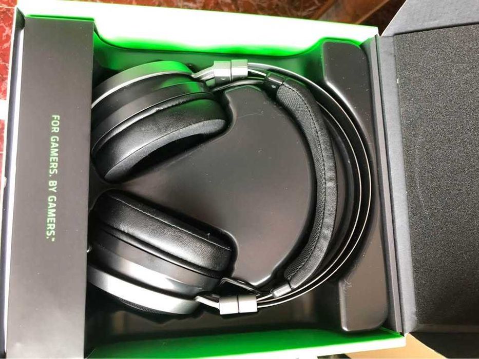 Razer NARI ULTIMATE слушалки
