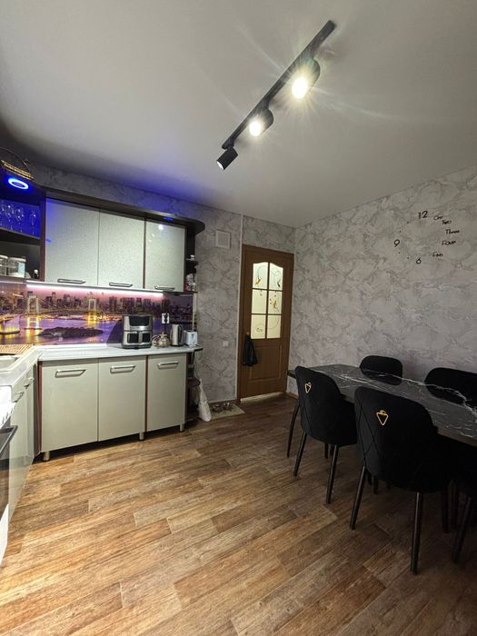 Продам 3 комнатную квартиру