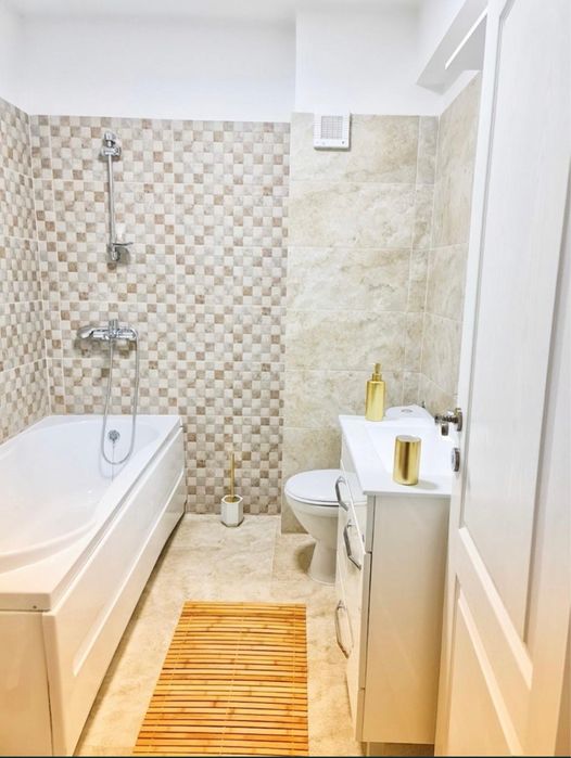 Inchiriez apartament 2 camere ultracentral complet utilat si mobilat