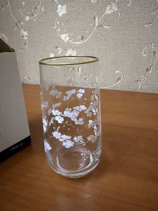 Продам стаканы. English home