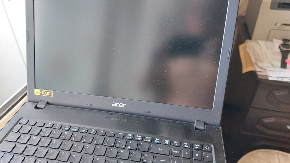 Продаю ноутбук и технику.