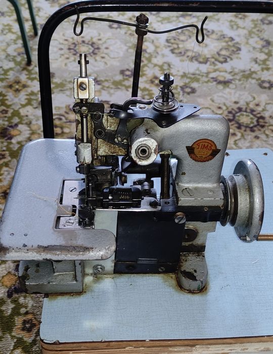 Продаётся Оверлок двух ниточный