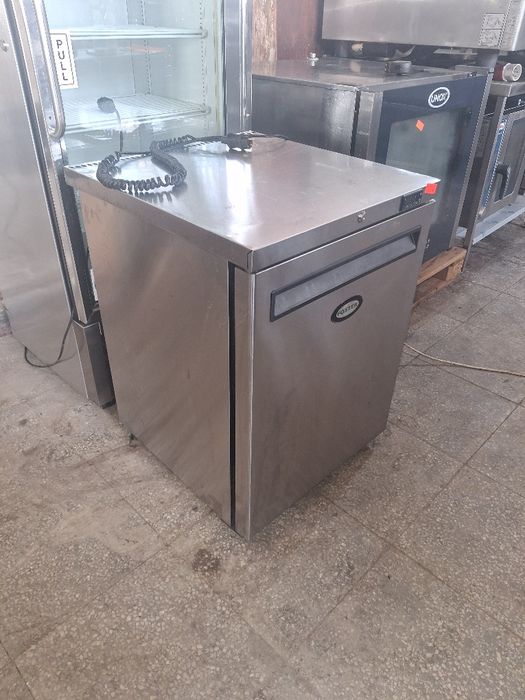 Хладилник професионален подплотов FOSTER